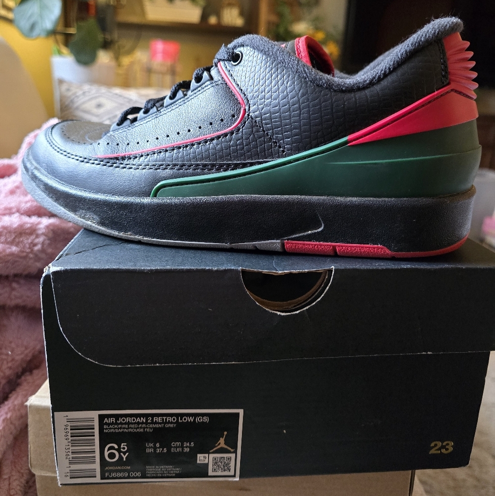 AIR JORDAN 2 RETRO LOW (GS) - Picture 6 of 9
